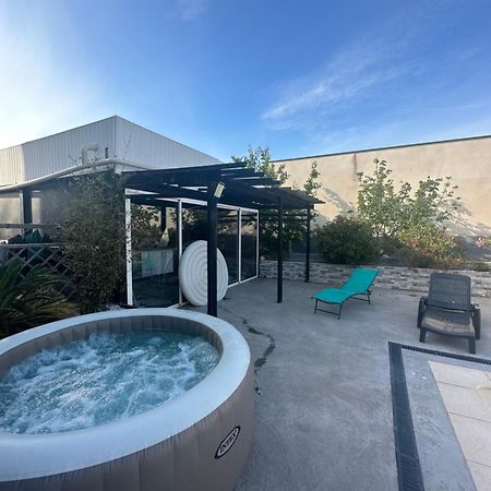 Superbe Appartement Avec Piscine Et Spa Privatif Villeneuve-lès-Béziers Exteriör bild