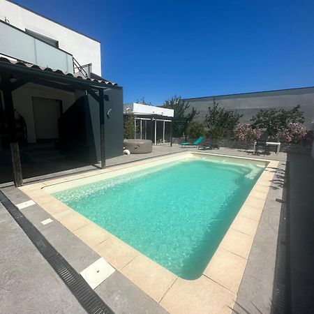 Superbe Appartement Avec Piscine Et Spa Privatif Villeneuve-lès-Béziers Exteriör bild