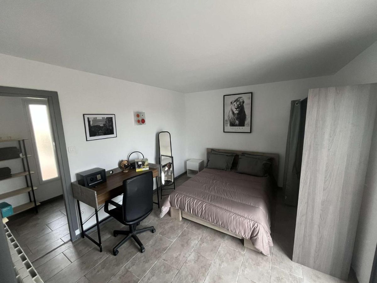 Superbe Appartement Avec Piscine Et Spa Privatif Villeneuve-lès-Béziers Exteriör bild
