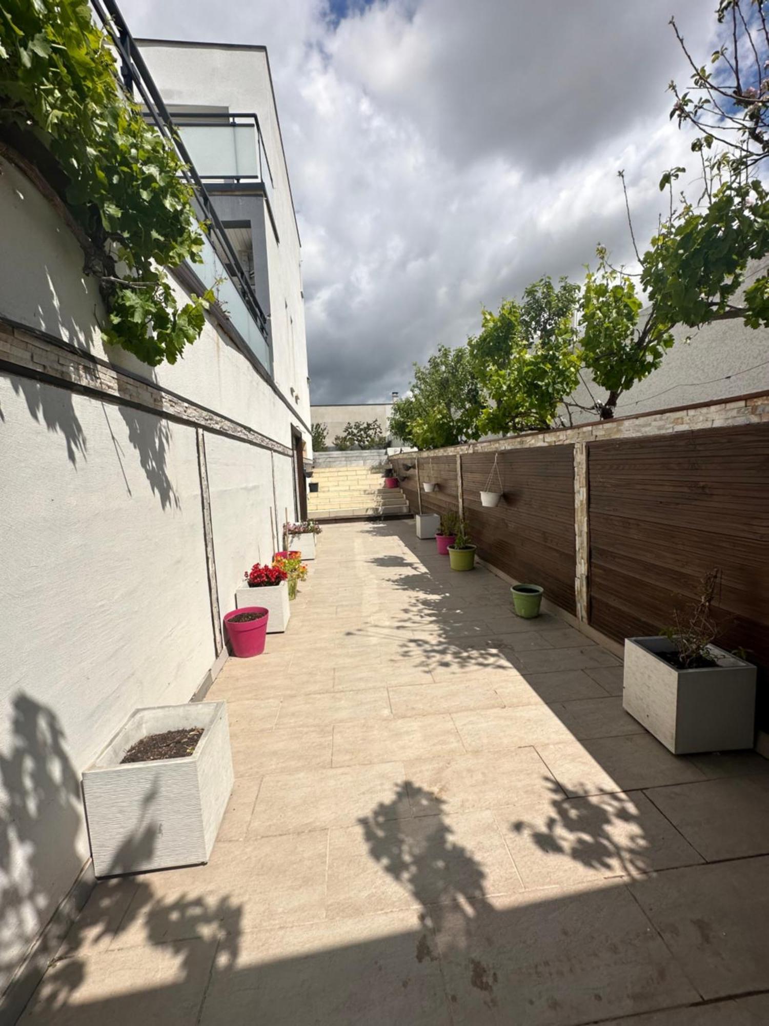 Superbe Appartement Avec Piscine Et Spa Privatif Villeneuve-lès-Béziers Exteriör bild